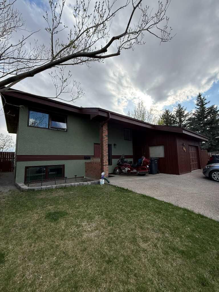 Property Photo:  165 Princeton Crescent W  AB T1K 4S5 