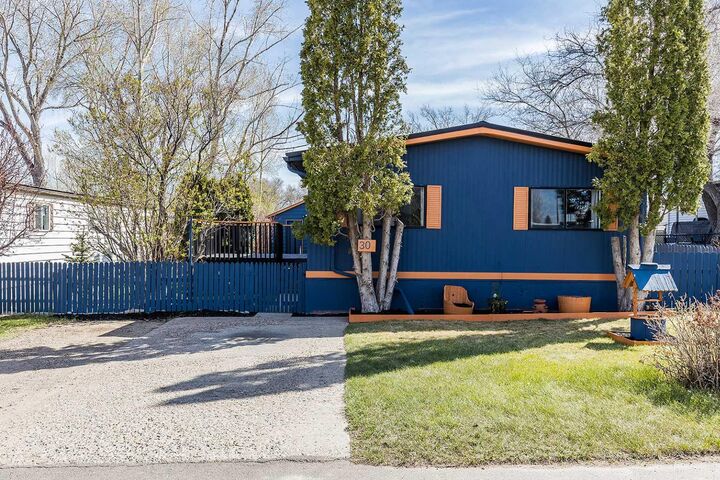 Property Photo:  4000 13th Avenue SE 30  AB T1B 1J3 