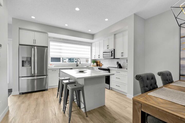 Property Photo:  125 Emberside Hollow  AB T4C 3E1 