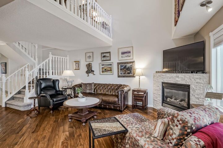 Property Photo:  200 Sandstone Drive NW 25  AB T3K 4N7 