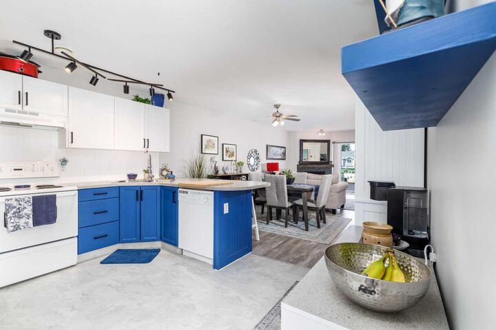 Property Photo:  5220 50A Avenue 1209  AB T4S 1E5 