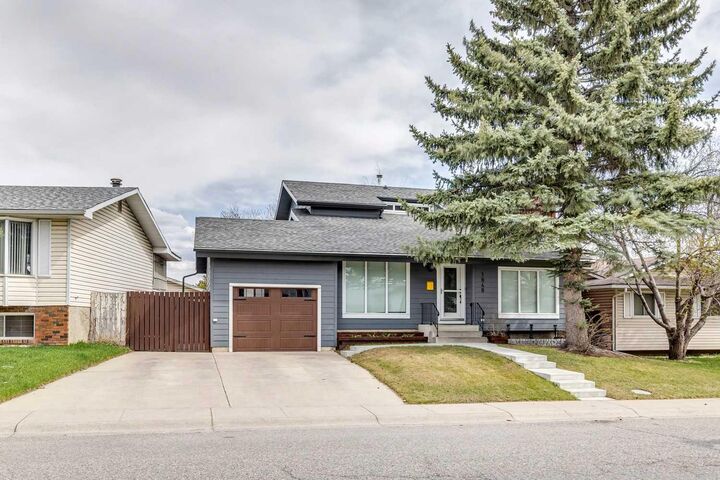Property Photo:  1848 38 Street NE  AB T1Y 2P8 