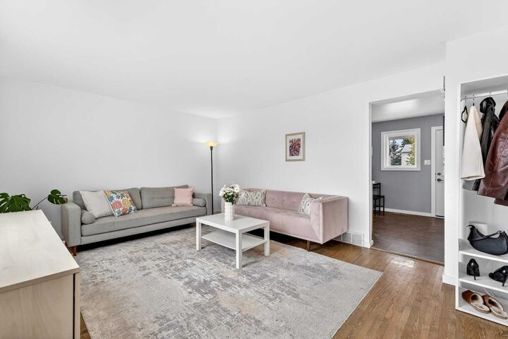 Property Photo:  465 Killarney Glen Court SW  AB T3E 7H4 