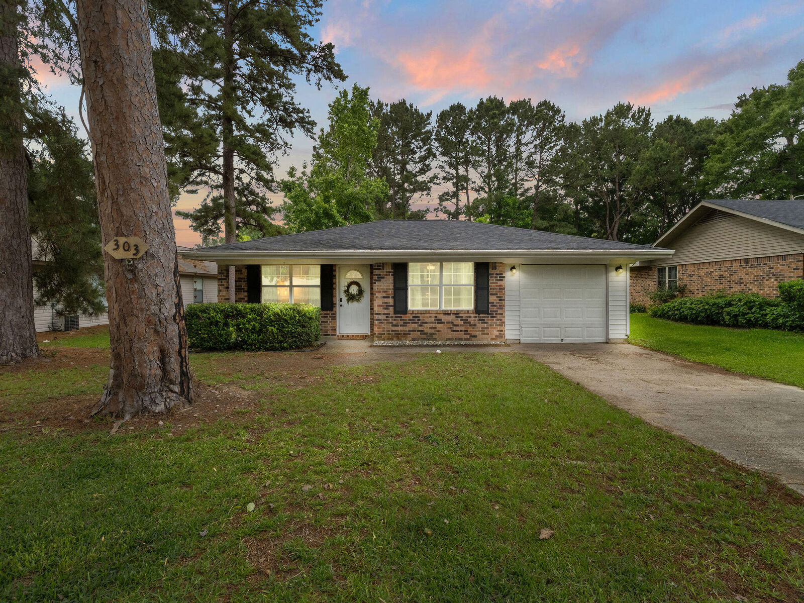 Property Photo:  303 Lake Street  LA 71461 