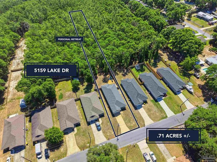 Property Photo:  5159 Lake Dr  FL 32539 