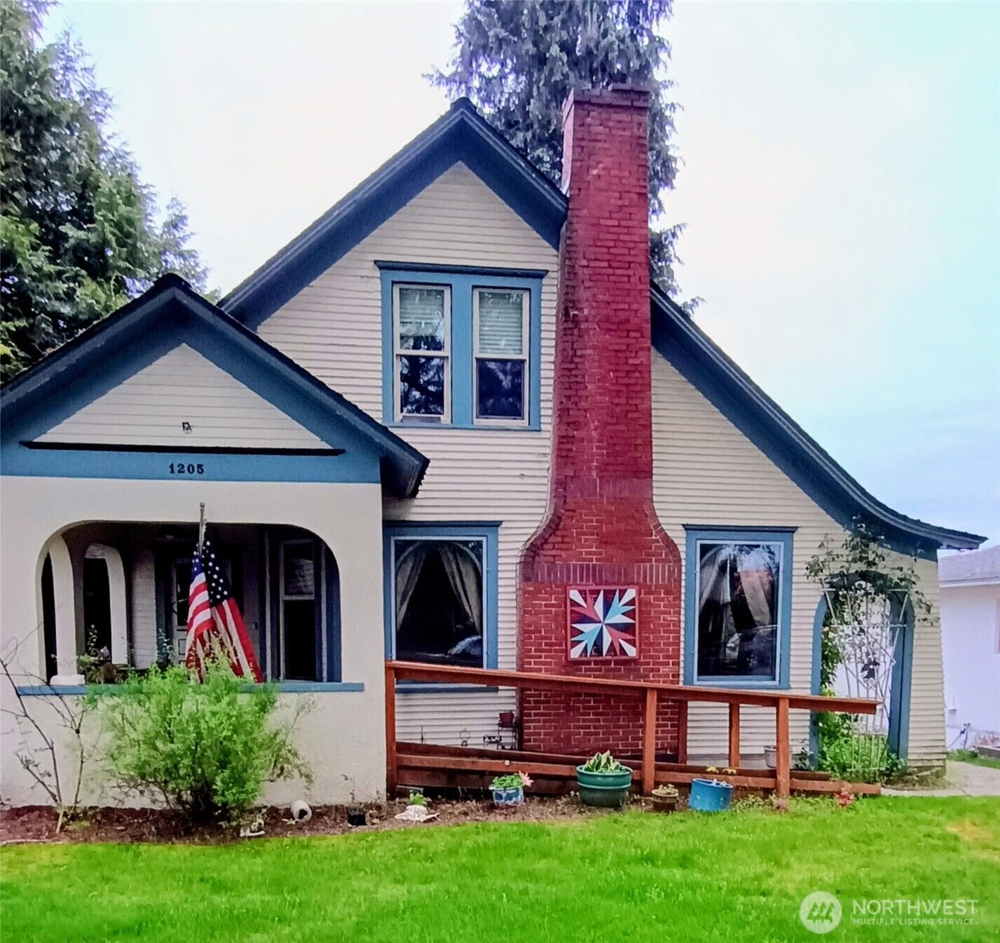 Property Photo:  1205  Front Street  WA 98264 