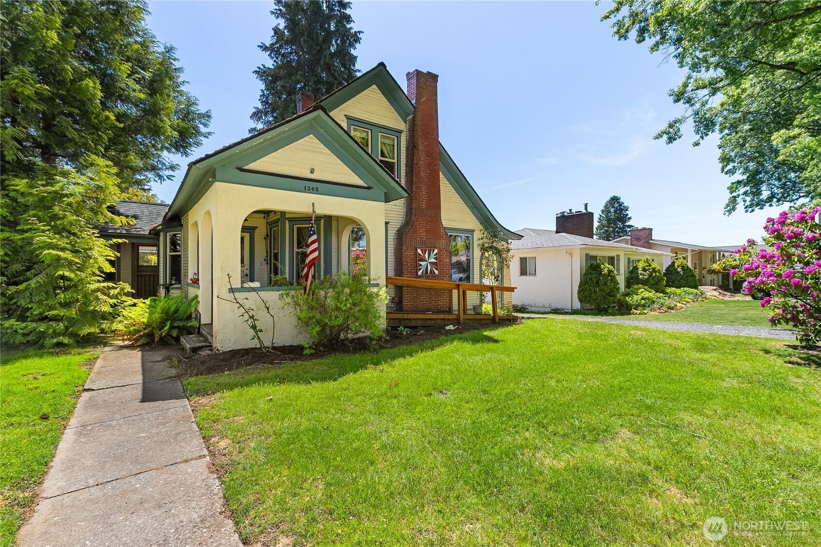 Property Photo:  1205  Front Street  WA 98264 
