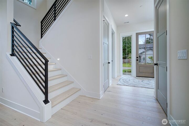 Property Photo:  12825 NE 78th Place  WA 98033 