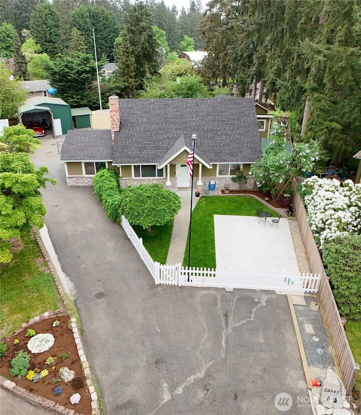 Property Photo: 23717 49th Drive SE WA 98072