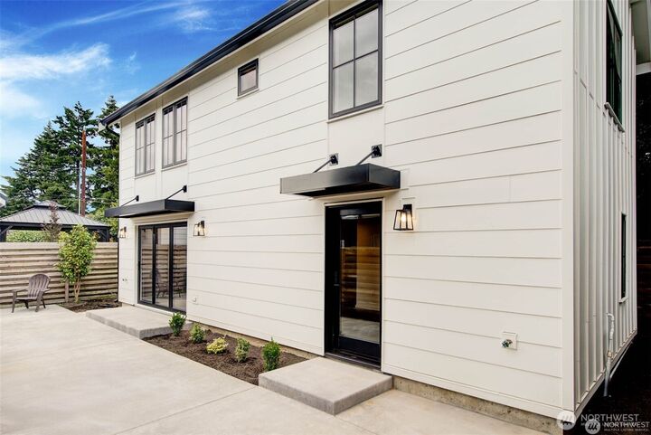 Property Photo:  4608 NE 47th Street  WA 98105 