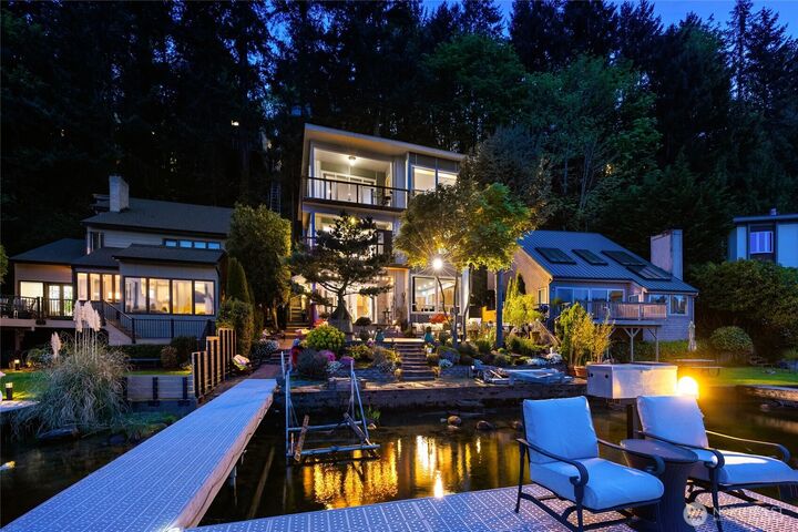 Property Photo: 2006 W Lake Sammamish Parkway NE WA 98052