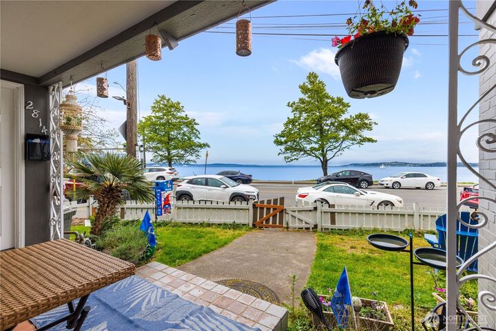 Property Photo: 2810 Alki Avenue SW WA 98116