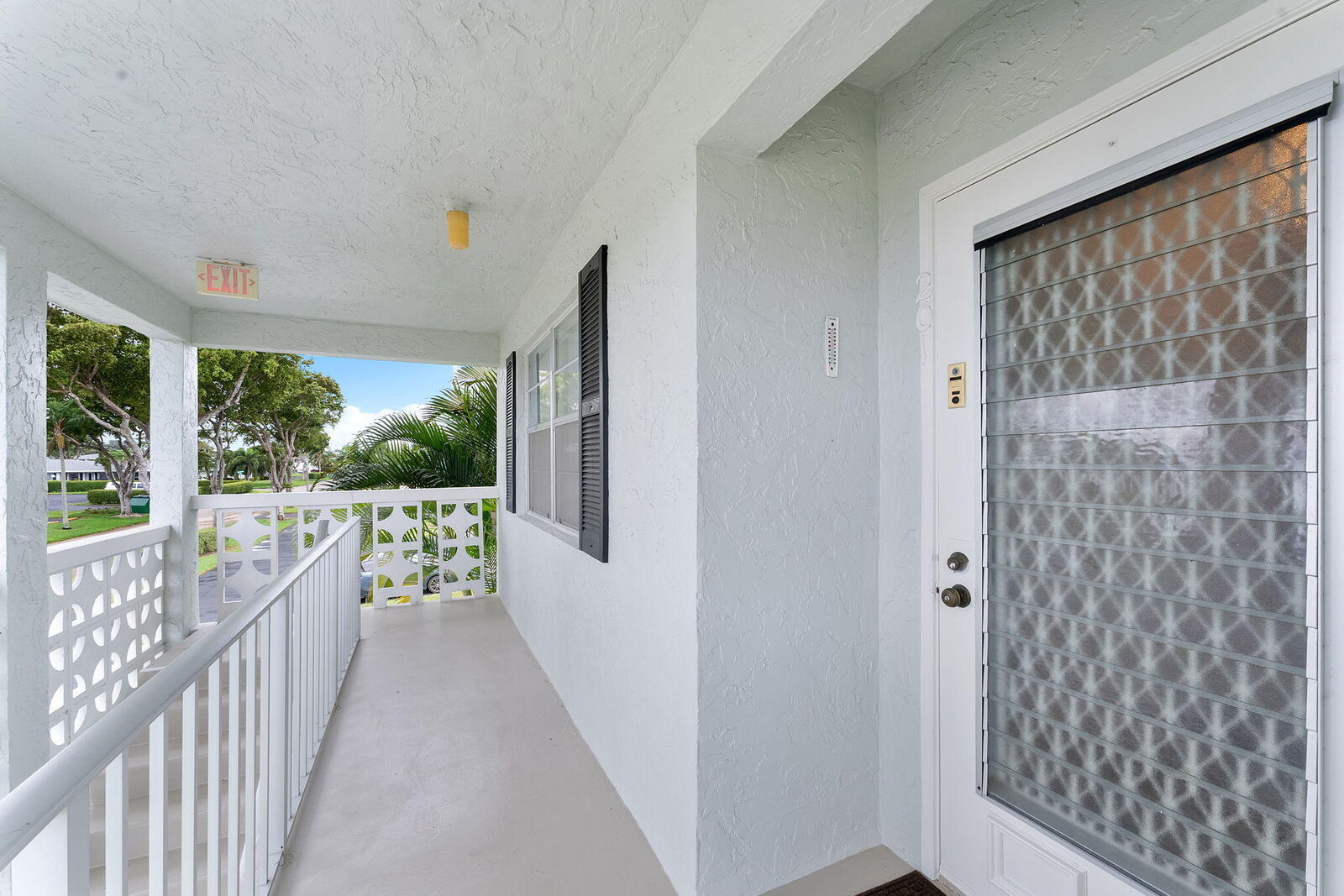 Property Photo:  2401 Del-Aire Boulevard E 201  FL 33445 