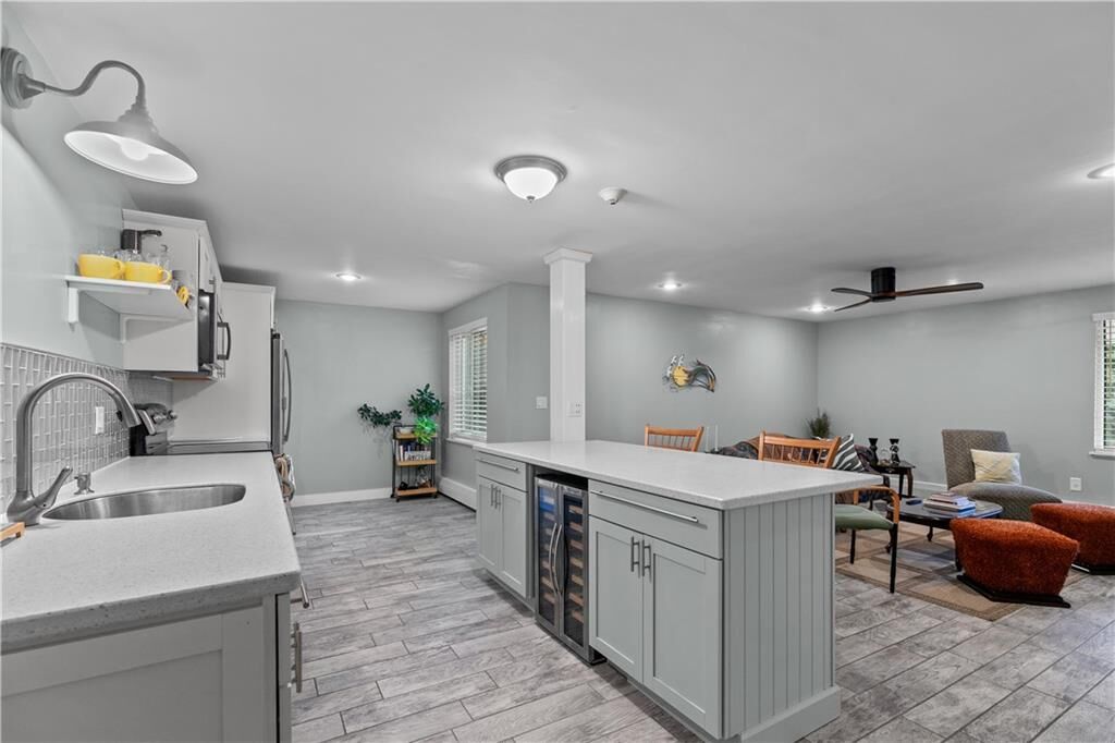 Property Photo:  66 Girard Avenue 114  RI 02840 