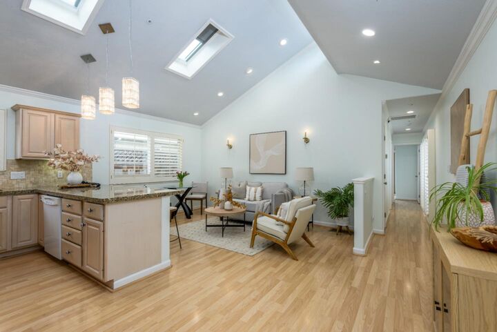 Property Photo:  431 Upton Street  CA 94062 