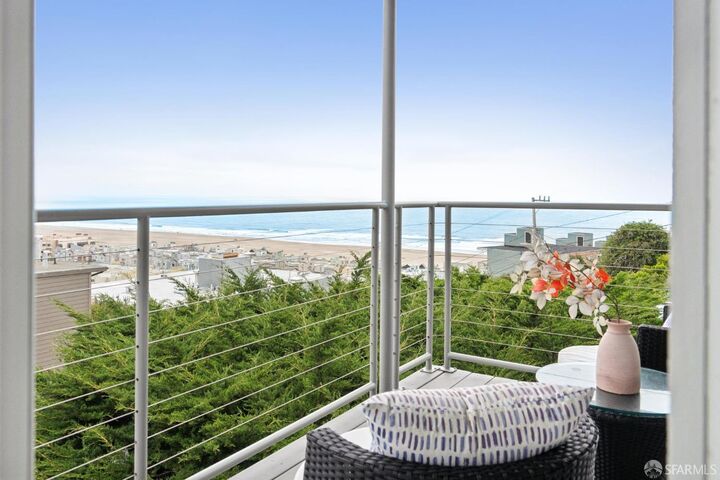 Property Photo:  117 Sutro Heights Avenue 117  CA 94121 