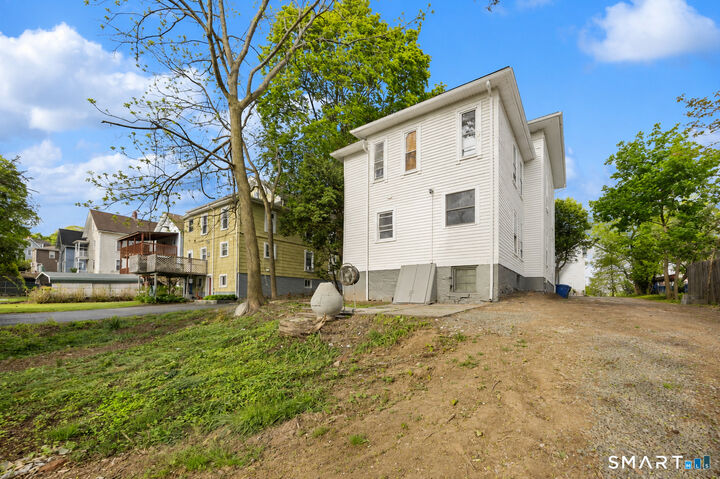 Property Photo:  326 Cook Avenue  CT 06451 