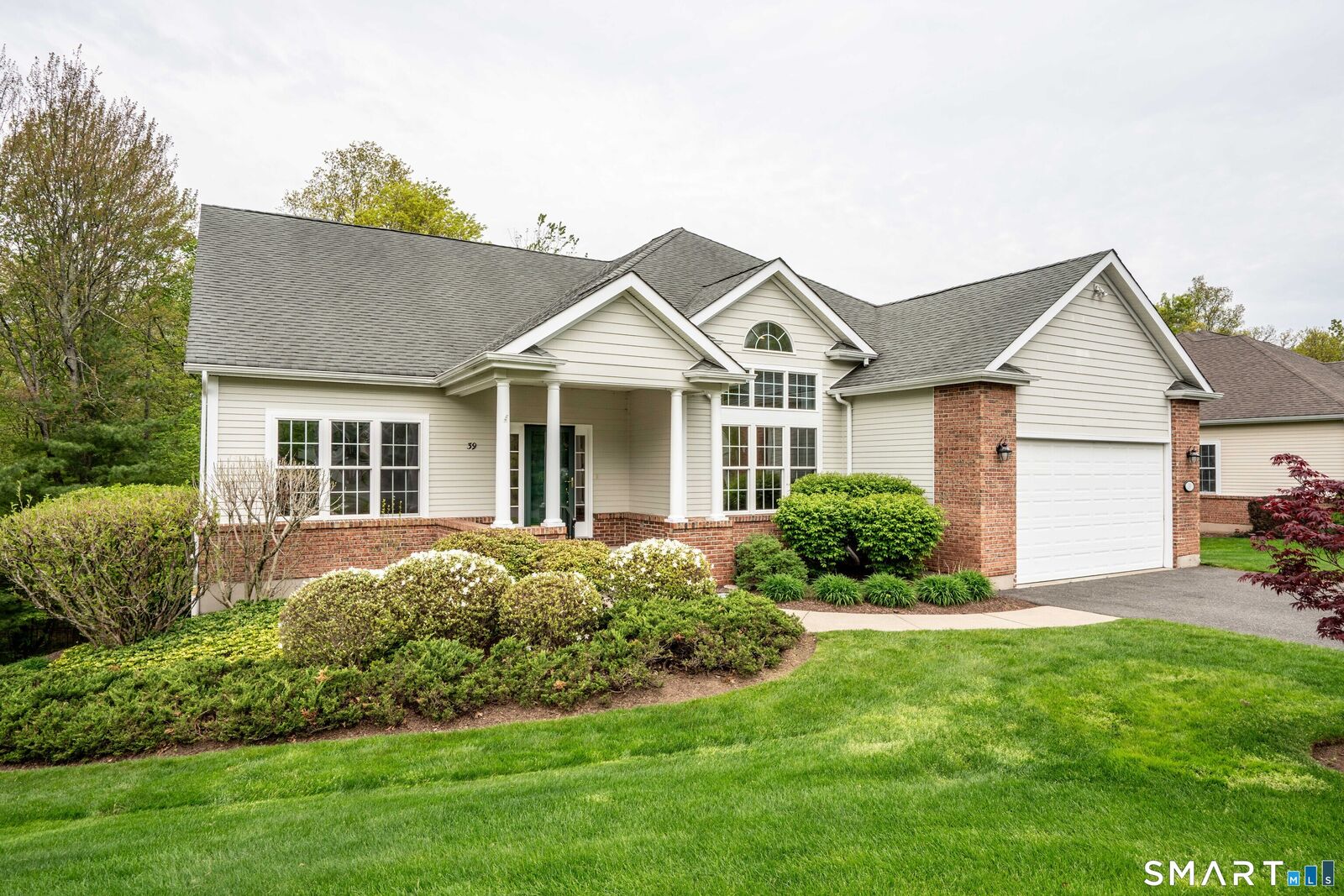 Property Photo:  39 Emily Way 39  CT 06107 