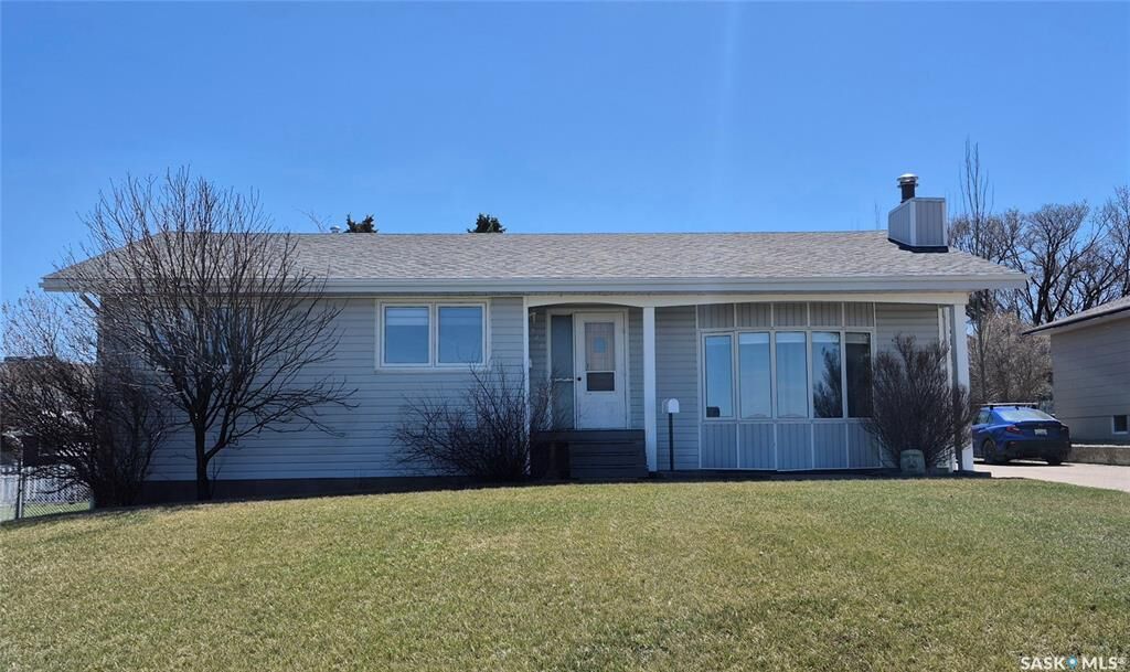 Property Photo: 246 Battleford Trail SK S9H 4J5