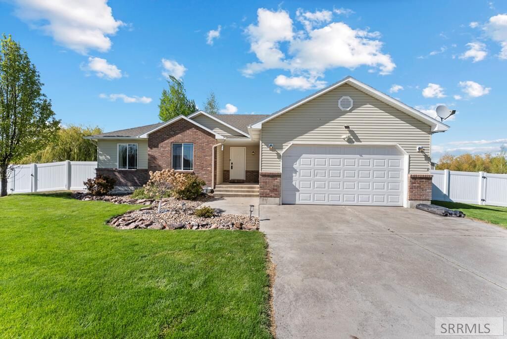 Property Photo:  3987 E 170 N  ID 83442 