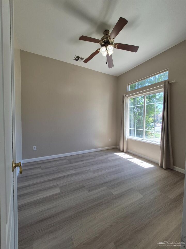 Property Photo:  6710 Leaf Valley Drive  CA 93313 