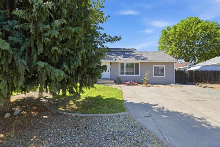 Property Photo: 2313 W 1st Ave WA 99336