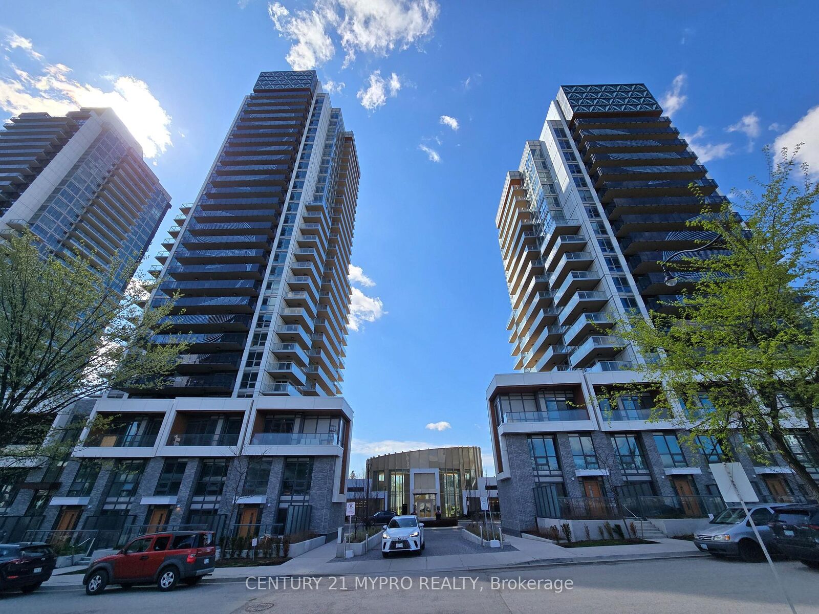 Property Photo:  27 McMahon Drive 1806  ON M2K 0J2 