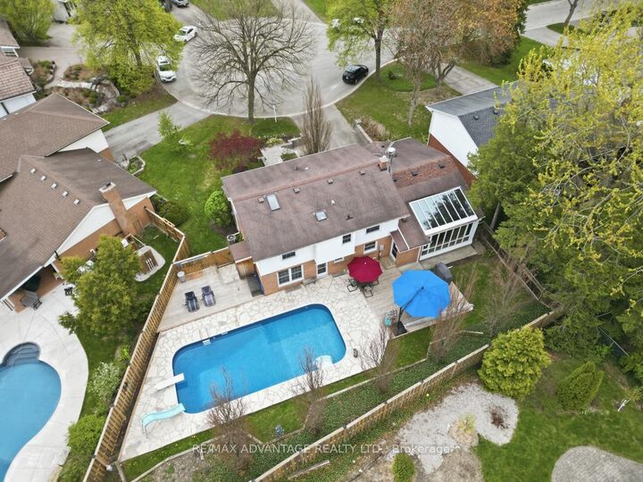 35 Cowan Place — photo 1
