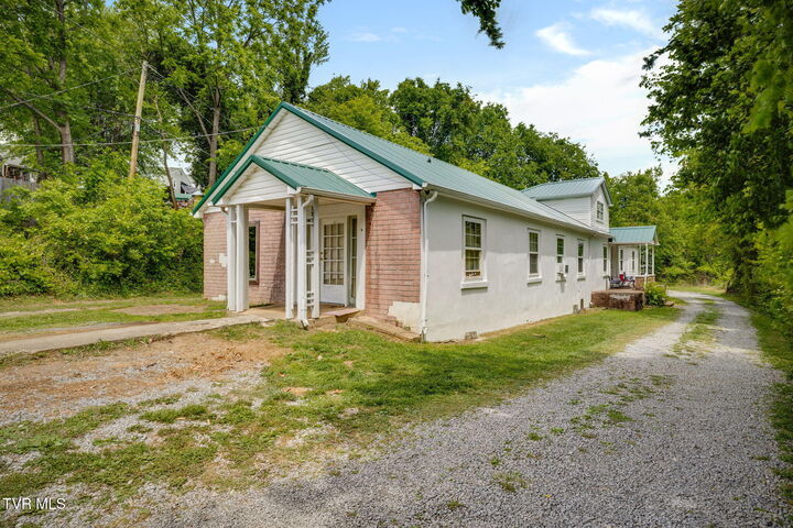Property Photo:  4006 Memorial Boulevard  TN 37664 
