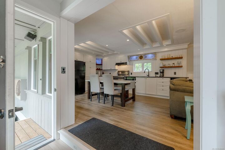 Property Photo:  10325 Lakeshore Rd 25  BC V9Y 8G9 