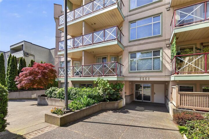 Property Photo:  2560 Wark St 108  BC V8T 4G8 