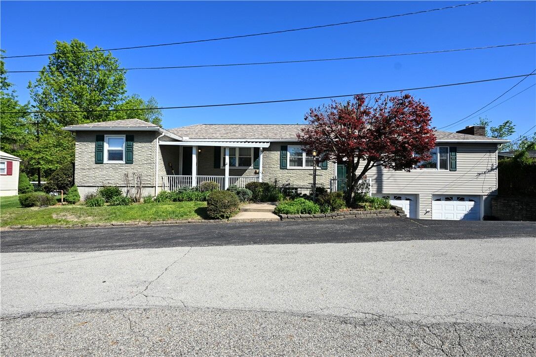 Property Photo:  833 Monongahela Street  PA 15012 