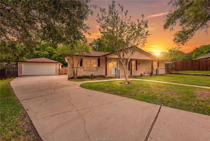 Property Photo: 10802 Estelle Circle TX 77356
