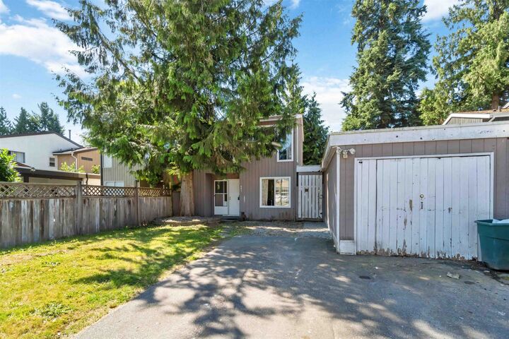 881 Pinebrook Place — photo 1
