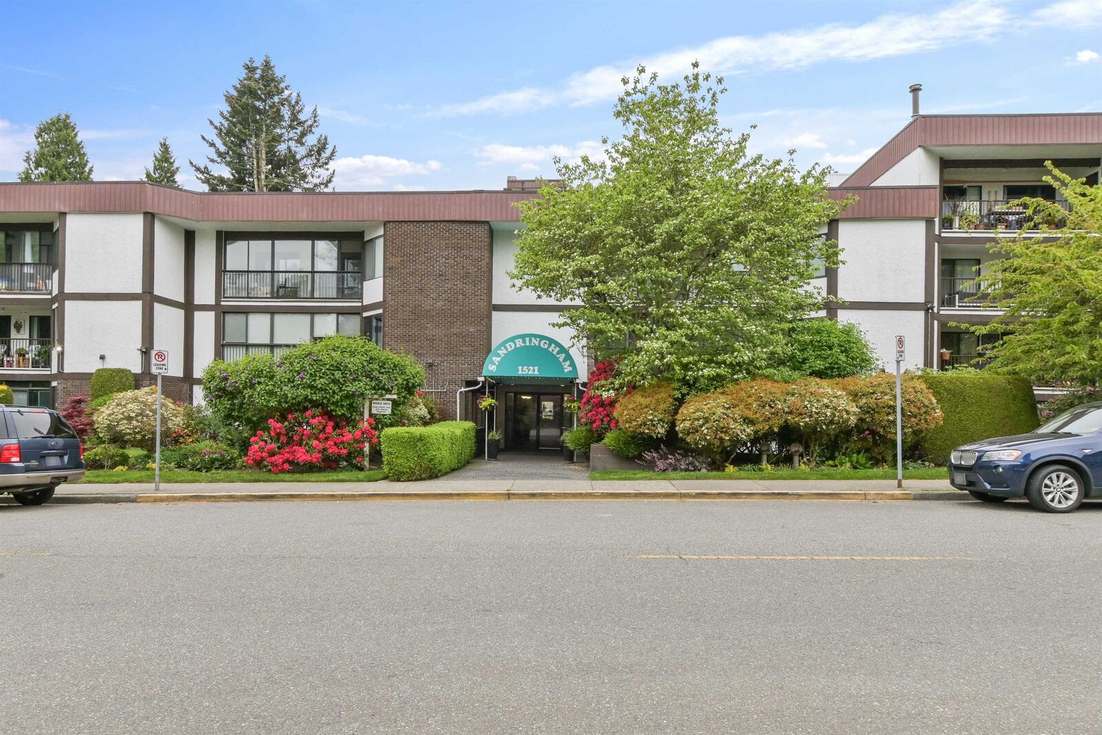 Property Photo:  1521 Blackwood Street 210  BC V4B 3V6 