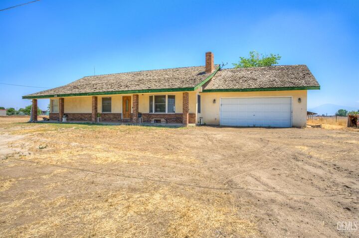 Property Photo:  3045 Emerson Way  CA 93313 