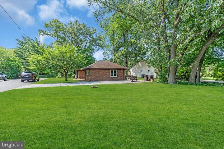 Property Photo:  27 Litle Avenue  NJ 08075 