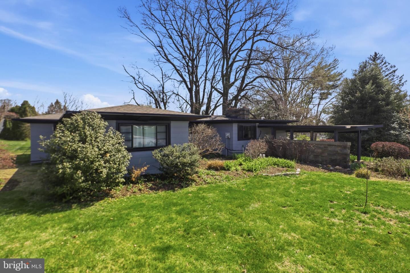 Property Photo: 535 E Roseville Road PA 17601