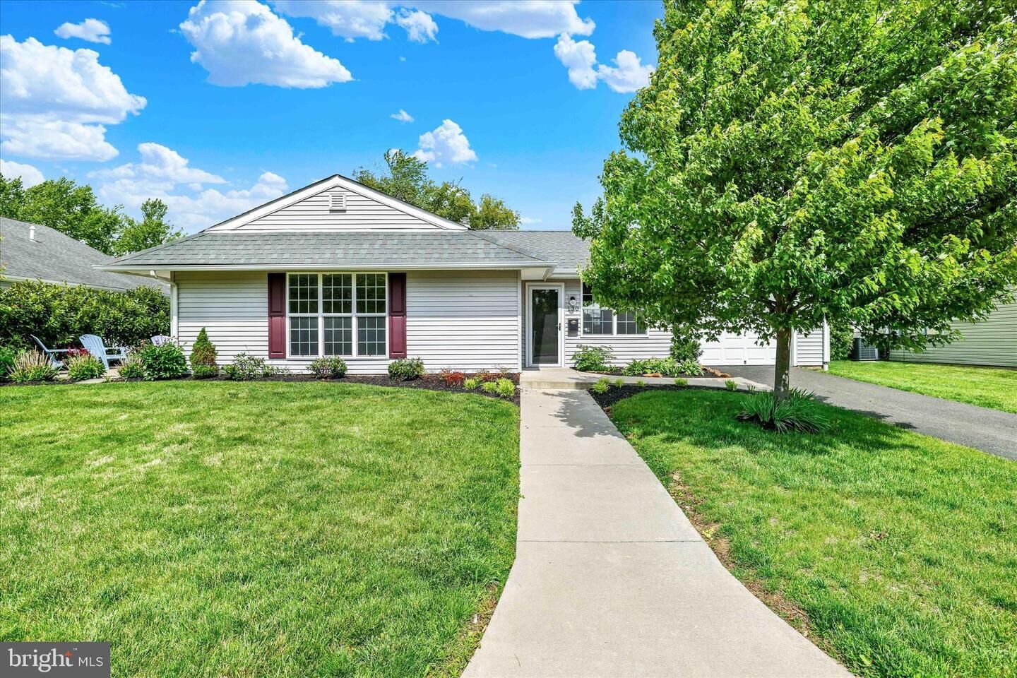 Property Photo:  130 Winding Way  PA 19067 