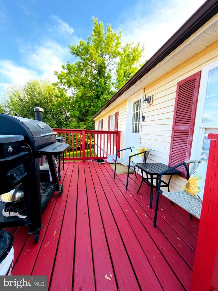 Property Photo:  105 Fieldbridge Court  PA 17603 