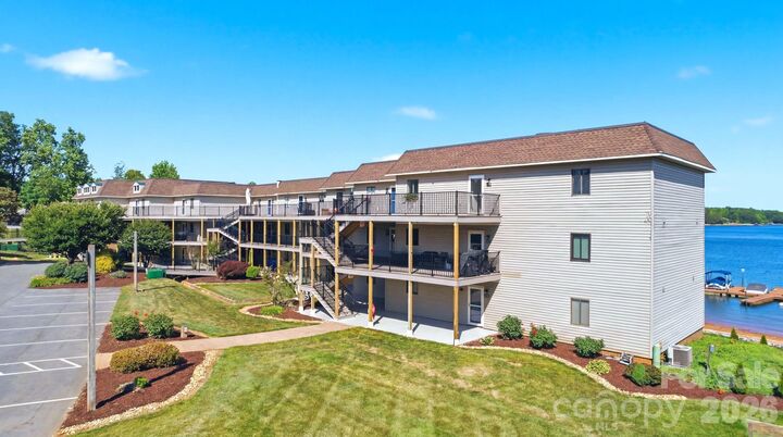 Property Photo:  7831 Spinnaker Bay Drive 301  NC 28673 