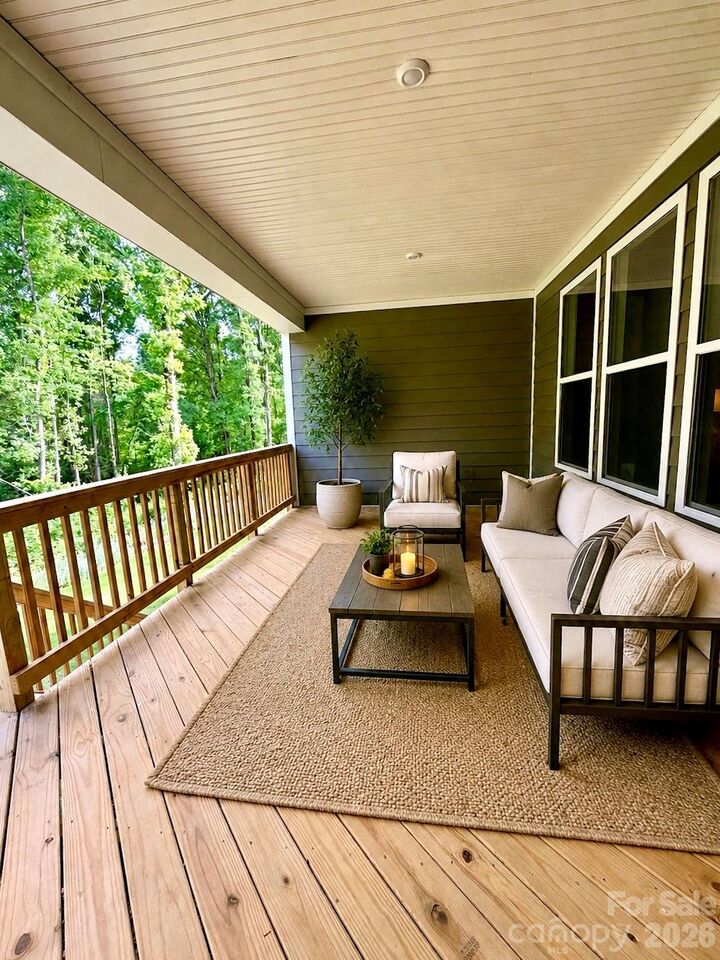 Property Photo: 114 Jentri Way NC 28115