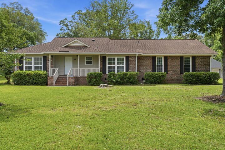 Property Photo:  101 Hanover Court  SC 29485 