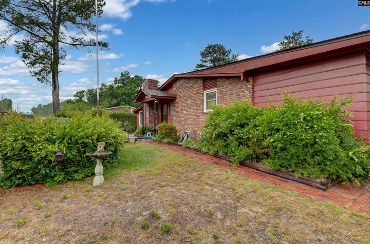 Property Photo:  2027 Leesburg  SC 29209-2951 