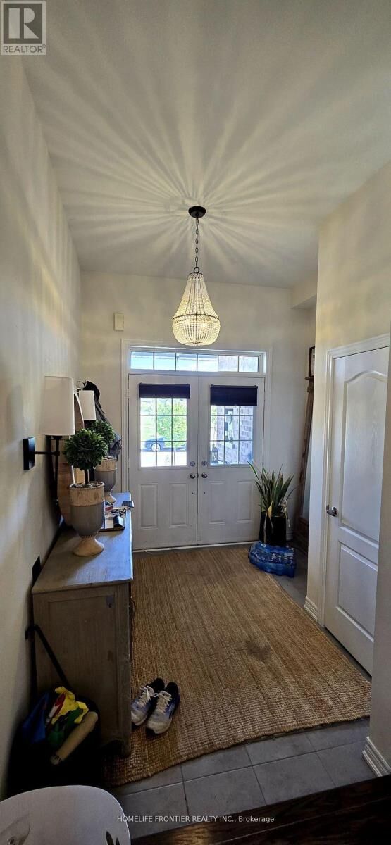 Property Photo:  200 Roy Harper Avenue  ON L4G 7C4 
