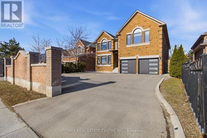 Property Photo:  5121 Creditview Road  ON L5V 1R8 