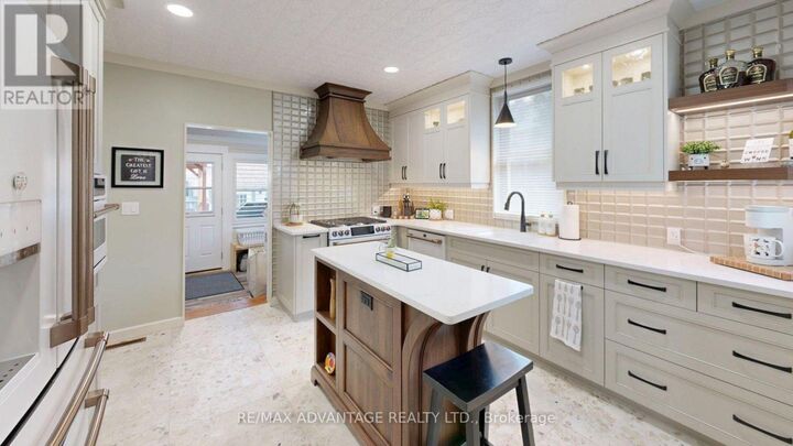 Property Photo:  57 Queen Street  ON N5R 3J4 