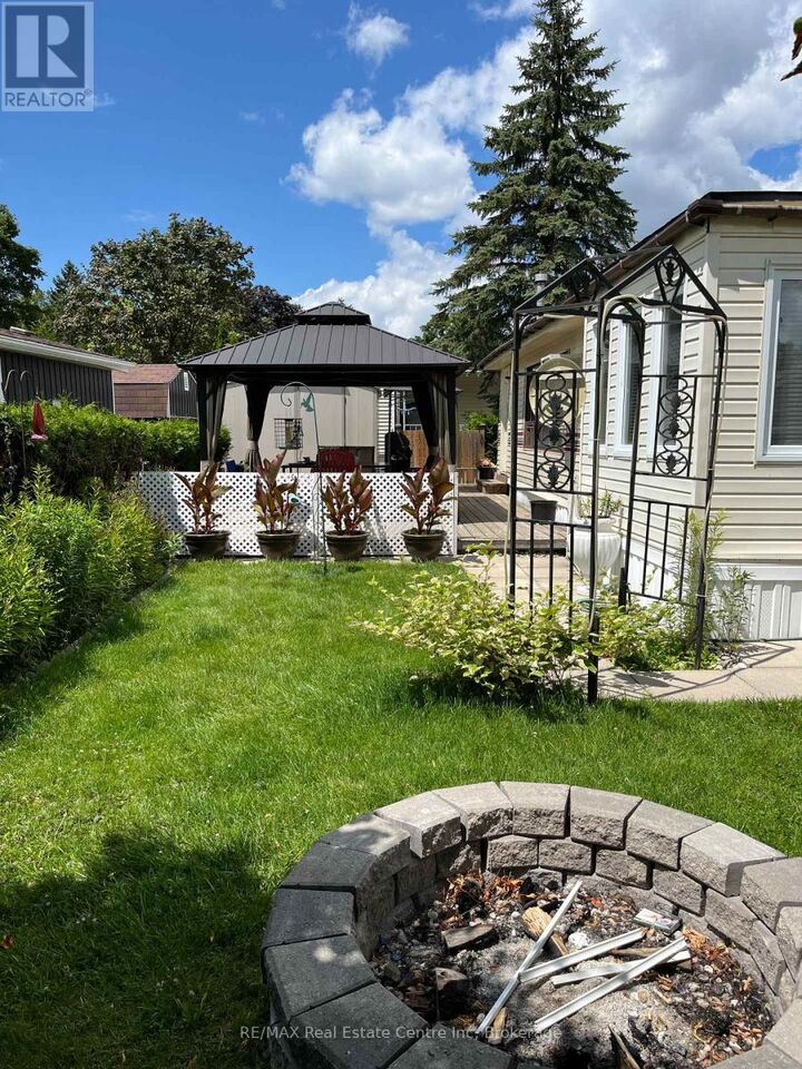Property Photo:  2073 Friendly Boulevard  ON N1M 2W5 