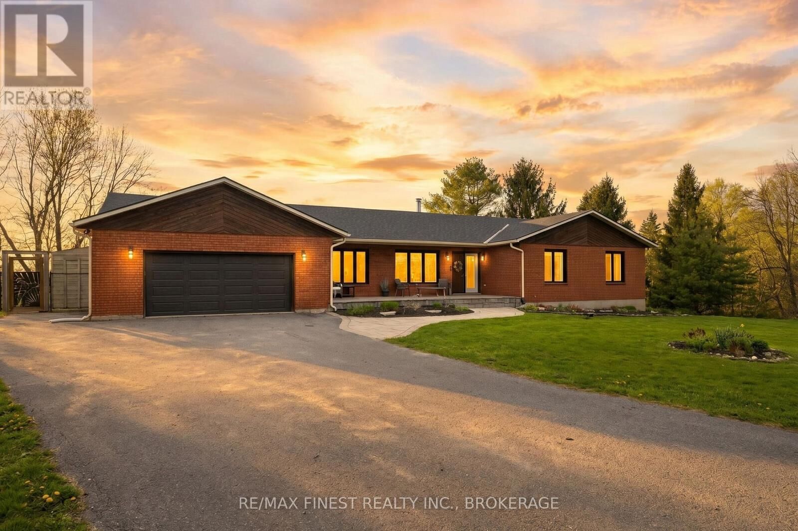 Property Photo:  3010 Lakefield Drive  ON K0H 1X0 