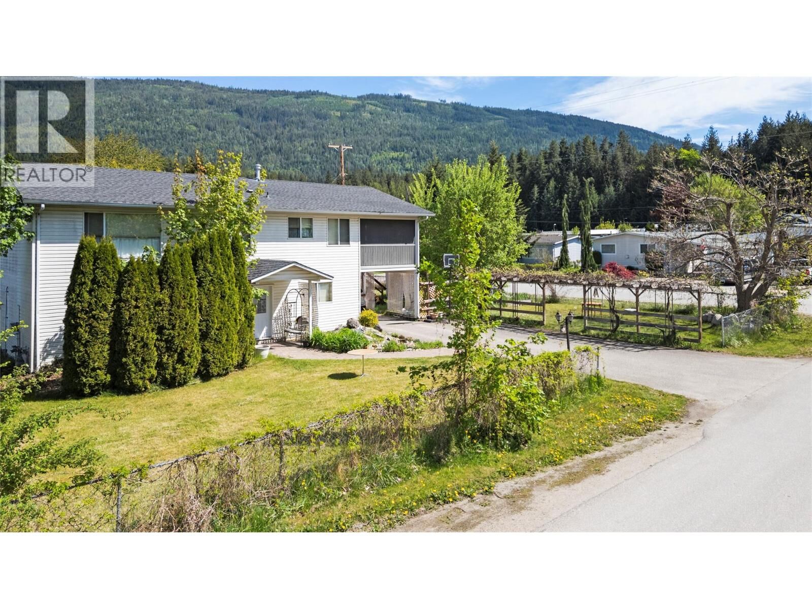 Property Photo:  7020 51 Street Northeast  BC V0E 1K0 